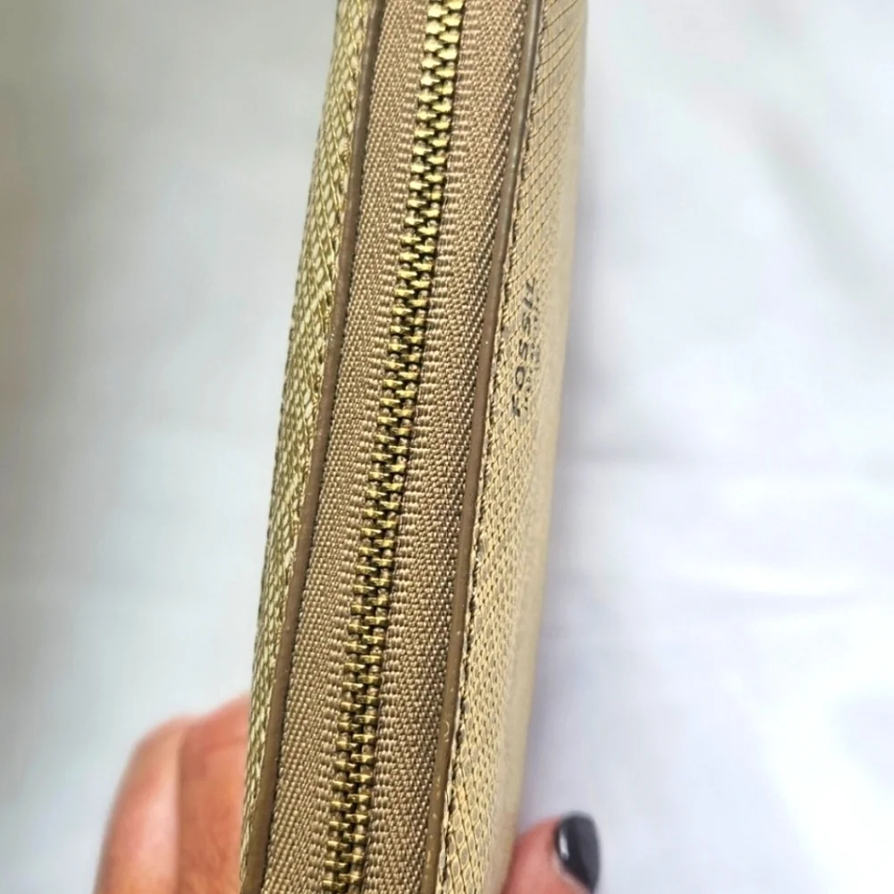Brand New Fossil Gold Crossgrain Leather Wristlet Zip Around Wallet 6